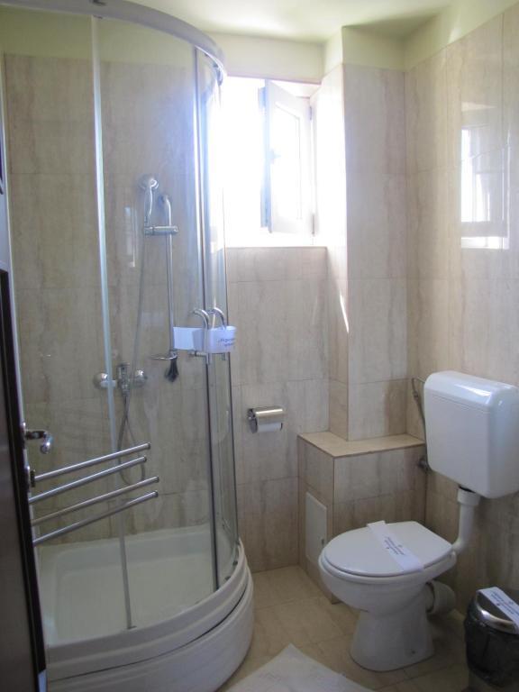 Bistro 29 Hotel Ploiesti Room photo
