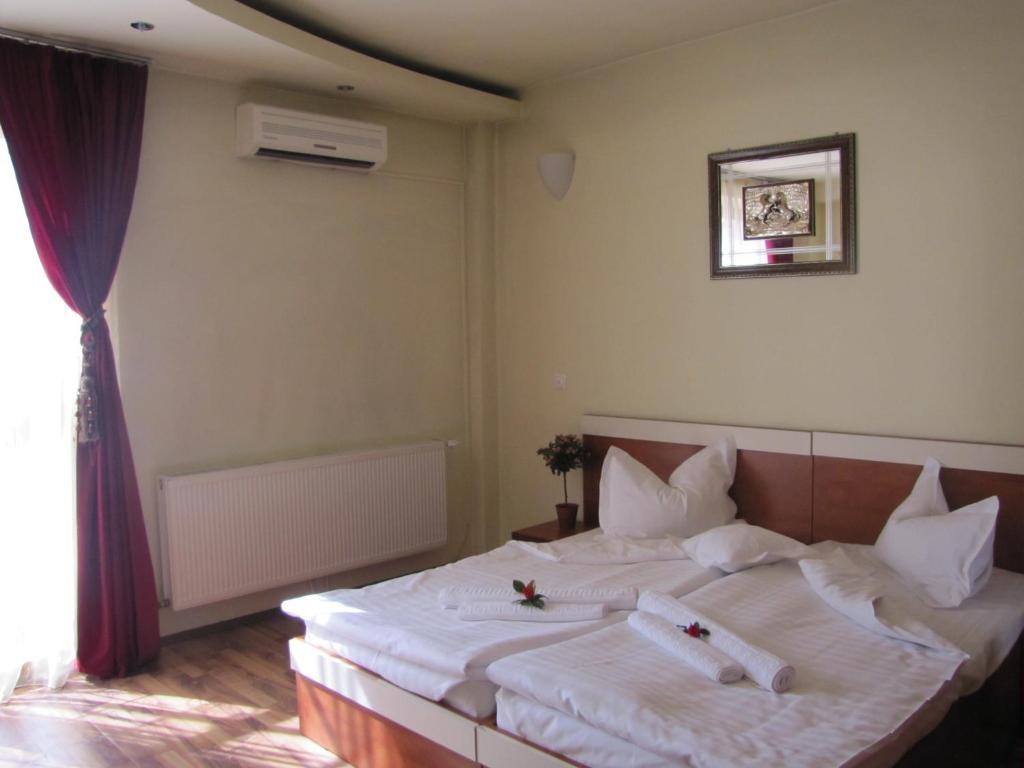Bistro 29 Hotel Ploiesti Room photo