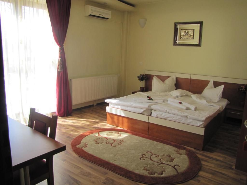 Bistro 29 Hotel Ploiesti Room photo