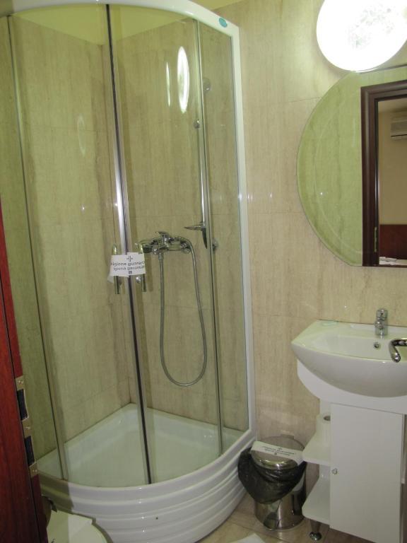 Bistro 29 Hotel Ploiesti Room photo