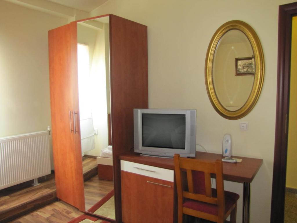 Bistro 29 Hotel Ploiesti Room photo